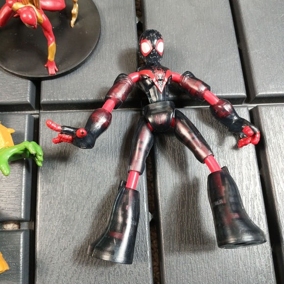 Hasbro‎ Disney Lot Marvel Miles Morales Spiderman Mysterio Flex Spider Suit -ZB - Picture 3 of 10
